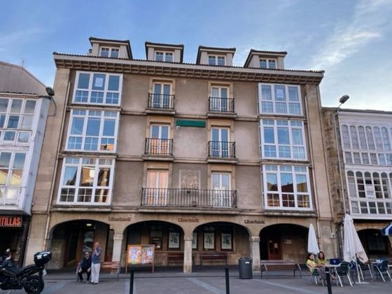 Foto 1 de Pis en venda a plaza Diez Vicario de 4 habitacions amb terrassa i balcó