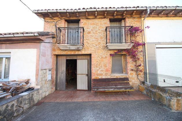 Foto 1 de Venta de casa en El Berrón-La Carrera de 2 habitaciones con jardín