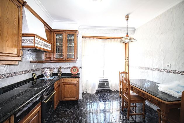 Foto 2 de Pis en venda a La Pola Siero de 4 habitacions amb terrassa i calefacció