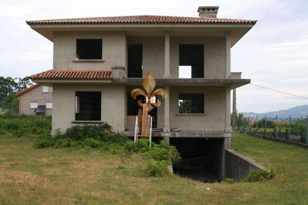 Foto 1 de Xalet en venda a Baiona de 5 habitacions amb terrassa i jardí
