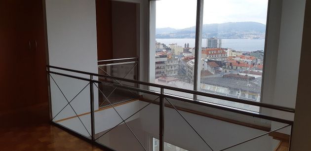 Foto 2 de Dúplex en venda a Praza España - Casablanca de 3 habitacions amb terrassa i ascensor