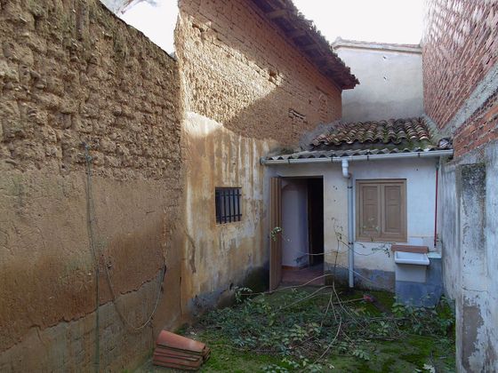 Foto 2 de Casa en venda a Valencia de Don Juan de 2 habitacions amb jardí