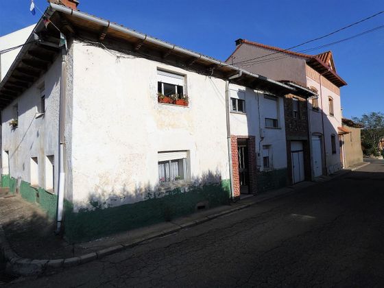 Foto 1 de Casa adossada en venda a Garrafe de Torío de 4 habitacions amb garatge i calefacció