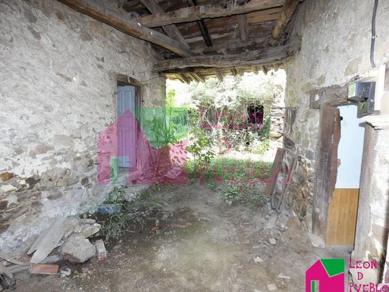Foto 2 de Casa rural en venda a Soto y Amío de 4 habitacions i 644 m²