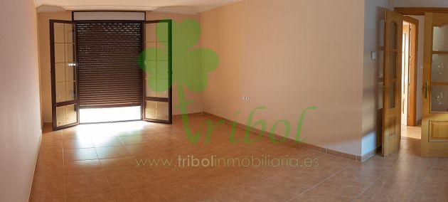 Foto 2 de Xalet en venda a calle Olmo de 8 habitacions amb garatge i calefacció