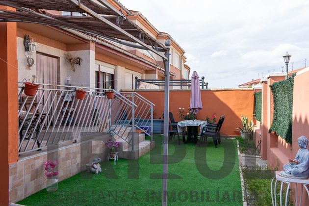 Foto 1 de Casa adossada en venda a calle Paraíso de 3 habitacions amb terrassa i garatge