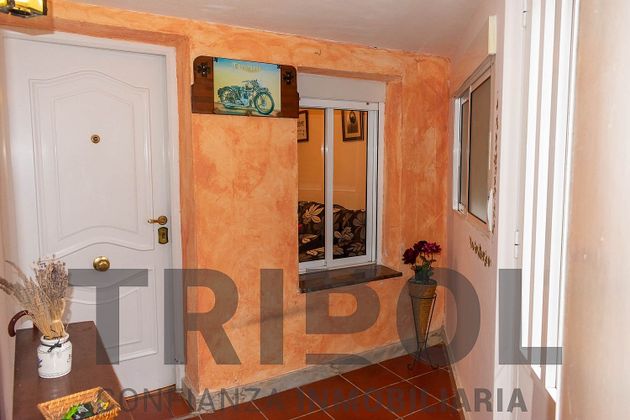 Foto 1 de Casa adossada en venda a Pajarillos de 2 habitacions amb garatge i jardí