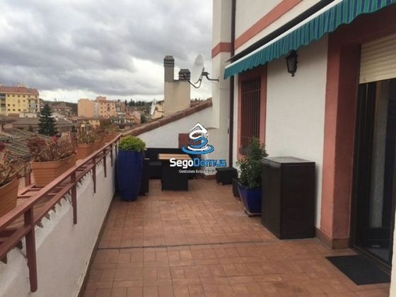 Foto 1 de Piso en venta en Centro - Segovia de 4 habitaciones con terraza y ascensor