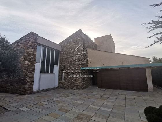 Foto 1 de Casa en venda a Torrecaballeros de 3 habitacions amb terrassa i piscina