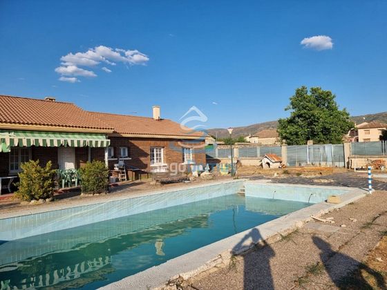 Foto 1 de Casa rural en venda a Trescasas de 3 habitacions amb terrassa i piscina