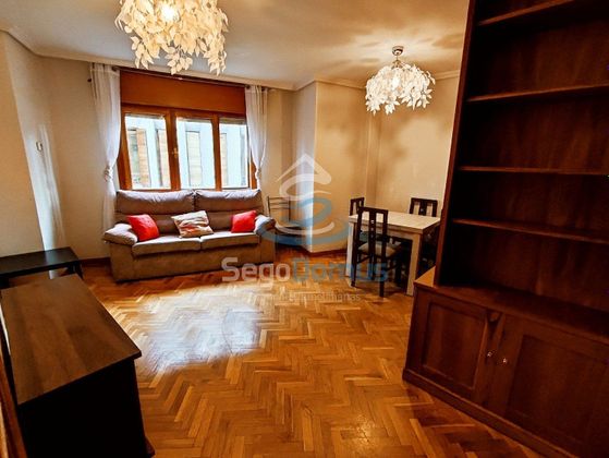Foto 1 de Ático en venta en Centro - Segovia de 3 habitaciones con terraza y calefacción