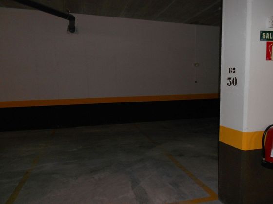 Foto 2 de Venta de garaje en calle Miranda de 16 m²