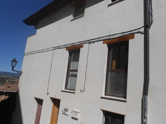 Foto 2 de Casa adossada en venda a calle Perez Aoiz de 3 habitacions amb balcó i calefacció