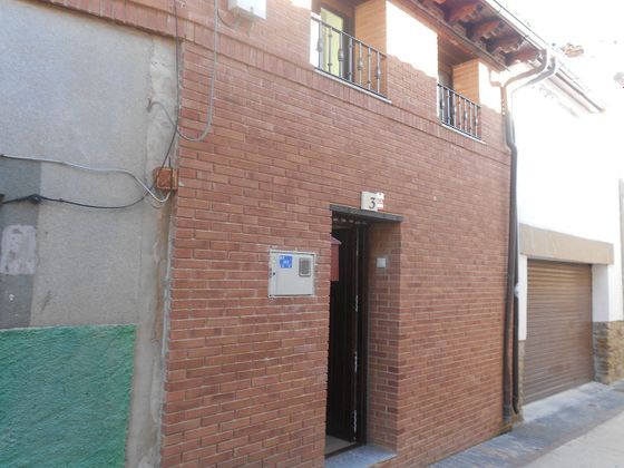 Foto 2 de Casa adossada en venda a calle San Andrés de 4 habitacions amb terrassa i calefacció