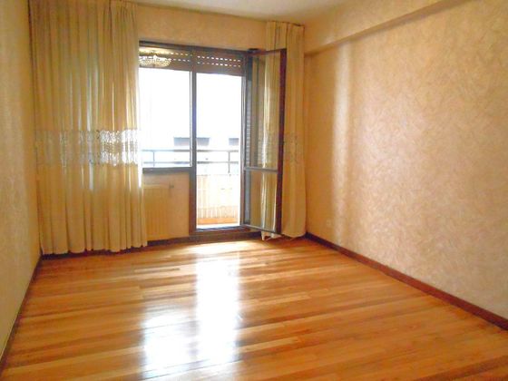 Foto 1 de Venta de piso en Iralabarri de 3 habitaciones con terraza y calefacción