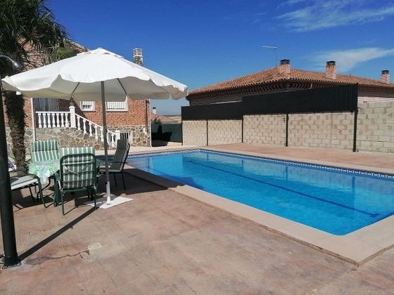 Foto 1 de Xalet en venda a Torrejón del Rey de 3 habitacions amb terrassa i piscina
