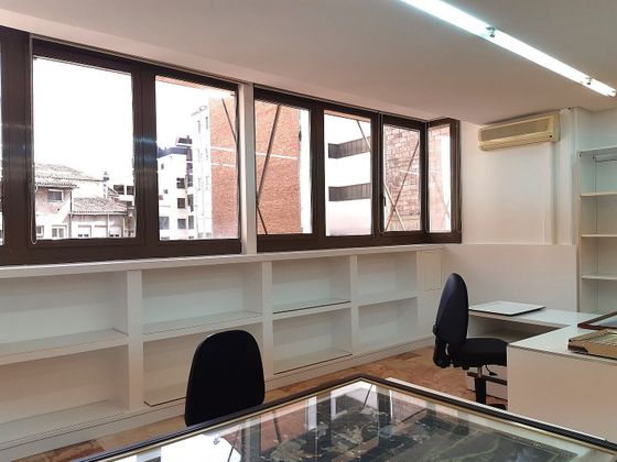 Foto 1 de Oficina en lloguer a calle De Santiago amb calefacció i ascensor