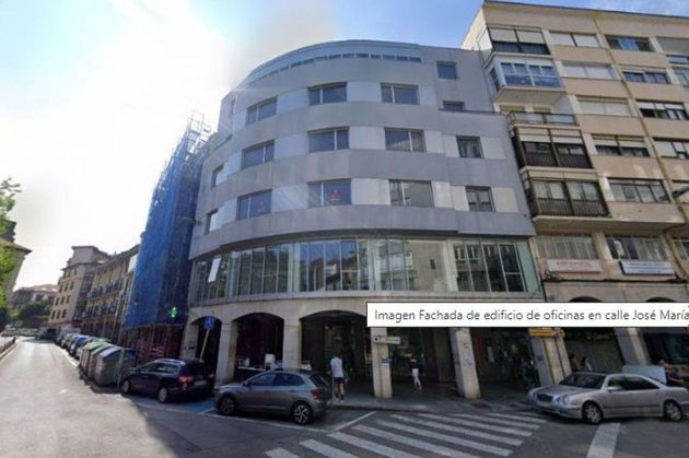 Foto 2 de Edifici en venda a calle José María Pereda amb ascensor