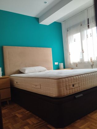 Foto 2 de Pis en lloguer a Milán - Pumarín - Teatinos de 3 habitacions amb mobles i balcó