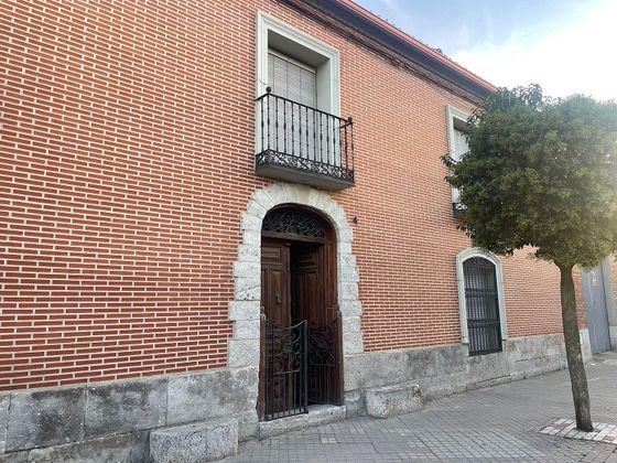 Foto 2 de Casa en venda a avenida Ramón y Cajal de 5 habitacions amb garatge i jardí