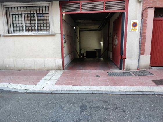 Foto 2 de Garatge en venda a calle Santa Marina de 31 m²