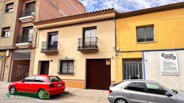 Foto 1 de Casa en venda a Socuéllamos de 4 habitacions amb terrassa i garatge