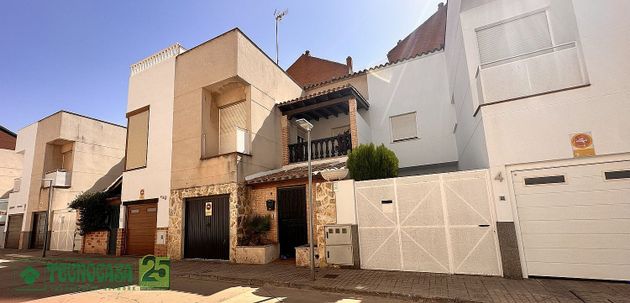 Foto 1 de Casa en venda a Alcázar de San Juan de 3 habitacions amb terrassa i balcó