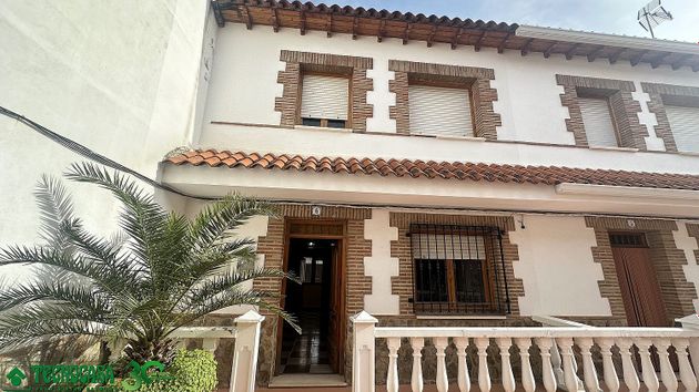 Foto 2 de Casa en venda a calle General Mola de 3 habitacions amb garatge i balcó