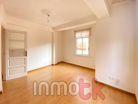Foto 2 de Venta de piso en Monte Alto - Zalaeta - Atocha de 4 habitaciones y 80 m²