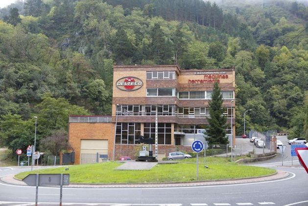 Foto 1 de Nau en venda a Eibar de 4220 m²