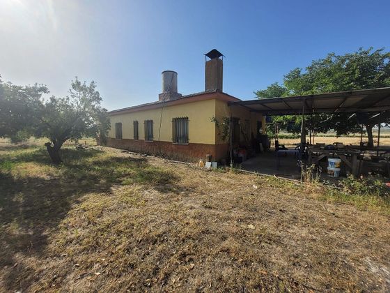 Foto 1 de Casa rural en venda a Montearagón de 3 habitacions amb piscina