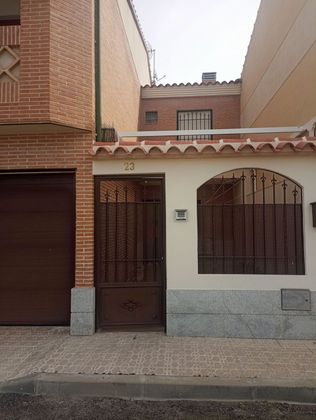 Foto 1 de Casa en venta en Torrijos de 5 habitaciones con terraza y garaje