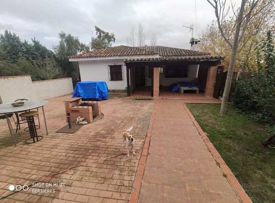 Foto 1 de Xalet en venda a calle Serranillos Playa de 3 habitacions amb terrassa i piscina