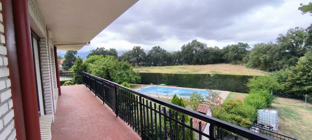 Foto 1 de Venta de chalet en calle Soria de 7 habitaciones con terraza y piscina