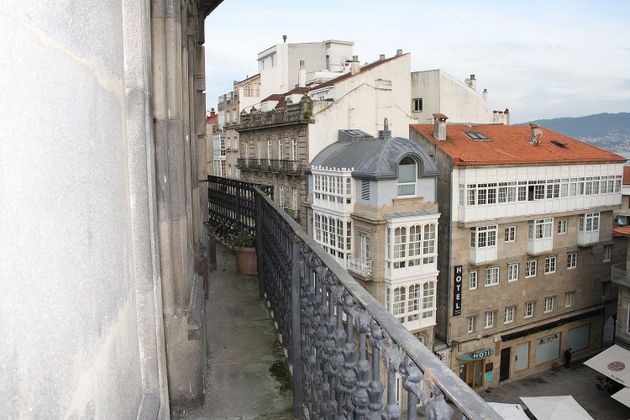 Foto 1 de Venta de piso en plaza Porta Do Sol de 3 habitaciones con balcón y calefacción