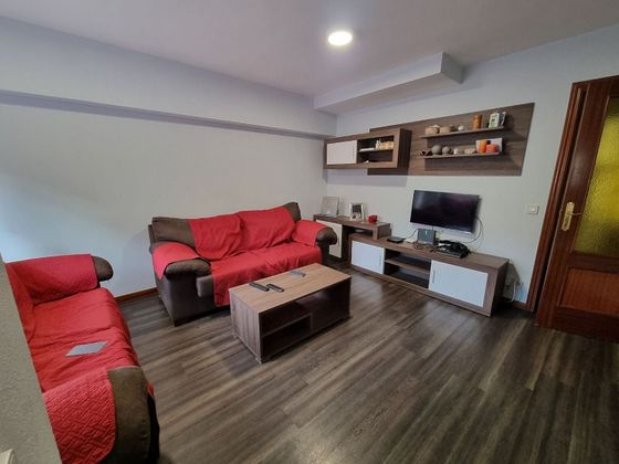 Foto 1 de Casa adossada en venda a Alfoz de Quintanadueñas de 4 habitacions amb garatge