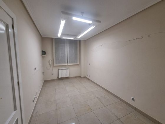 Foto 1 de Venta de piso en Gamonal de 4 habitaciones con garaje y ascensor