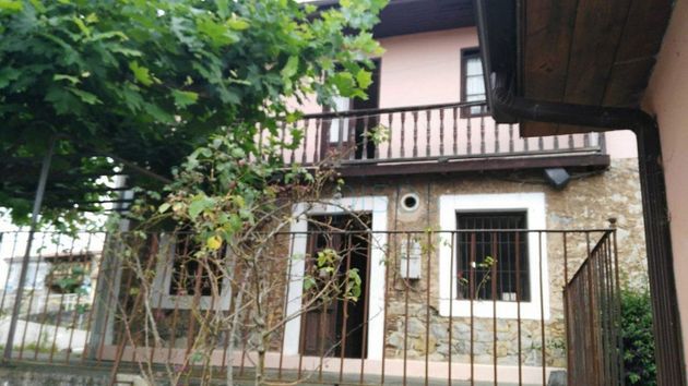 Foto 2 de Chalet en venta en Polanco de 5 habitaciones con terraza y balcón