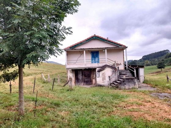Foto 2 de Casa rural en venda a Riotuerto de 3 habitacions amb jardí i balcó
