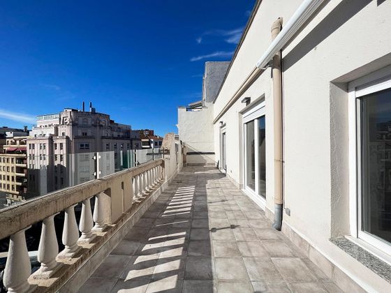 Foto 1 de Piso en alquiler en Centro - Ayuntamiento de 4 habitaciones con terraza y calefacción