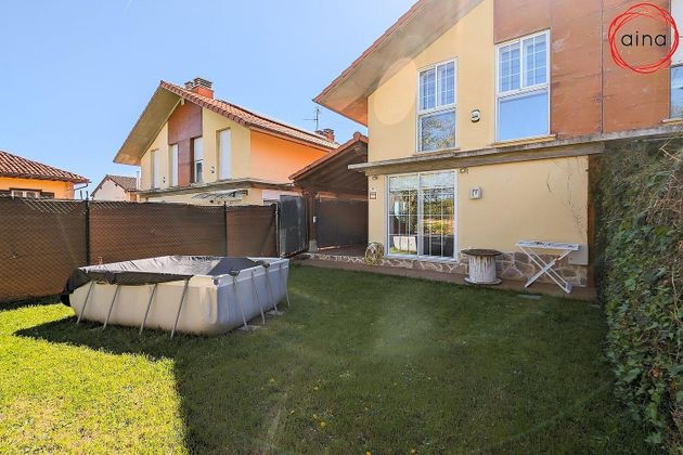 Foto 1 de Casa adosada en venta en calle San Miguel de 3 habitaciones con terraza y piscina