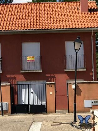 Foto 1 de Casa en venda a Carrión de los Condes de 4 habitacions amb garatge i jardí