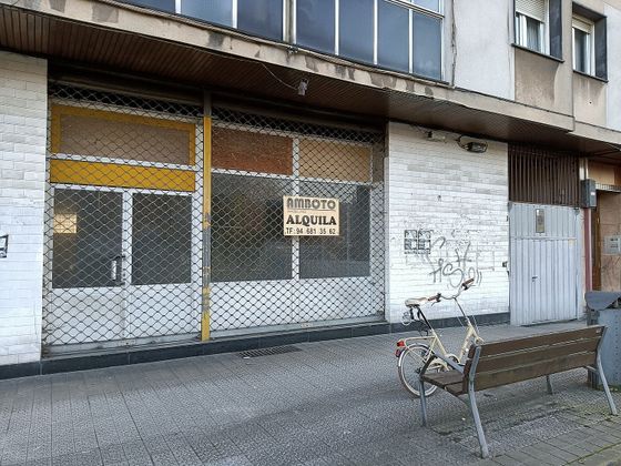Foto 2 de Venta de local en calle Bidebarrieta de 285 m²