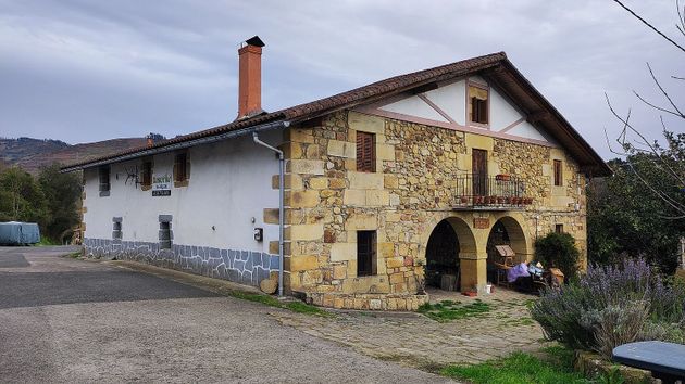 Foto 1 de Casa rural en venda a barrio Sallobente de 3 habitacions i 180 m²