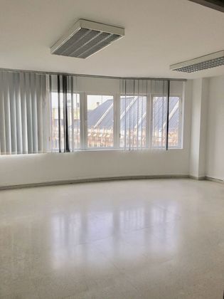 Foto 1 de Alquiler de oficina en calle General Aguilera con aire acondicionado