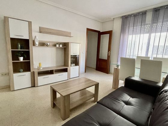 Foto 1 de Piso en alquiler en calle Montesa de 2 habitaciones con muebles y aire acondicionado