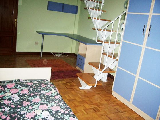 Foto 2 de Venta de piso en Miranda de Ebro de 2 habitaciones con garaje y muebles