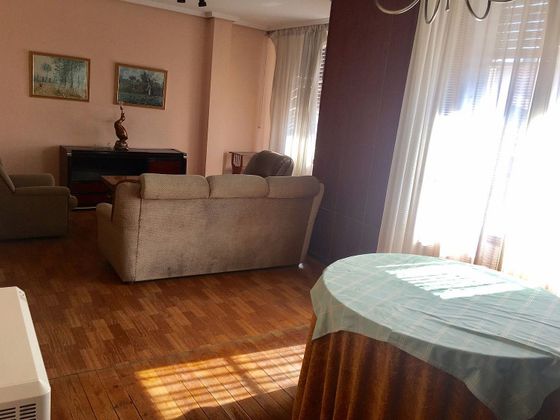 Foto 2 de Pis en venda a Miranda de Ebro de 4 habitacions amb calefacció i ascensor