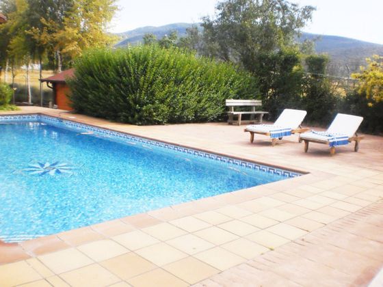 Foto 1 de Xalet en venda a Miranda de Ebro de 3 habitacions amb terrassa i piscina