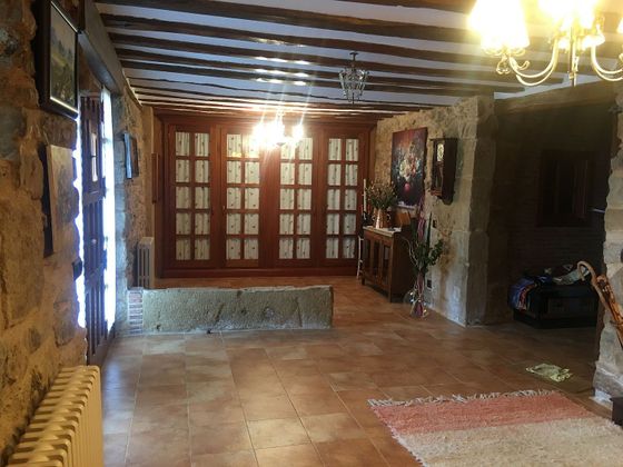 Foto 1 de Venta de casa en Miranda de Ebro de 6 habitaciones con terraza y garaje
